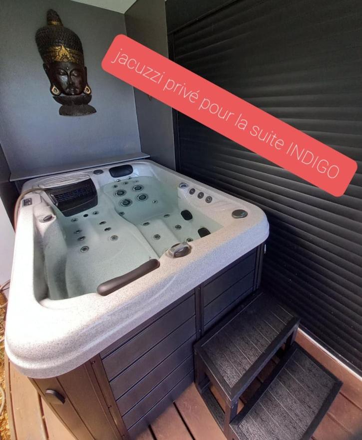 Suite Indigo Jacuzzi Prive Piscine Vue Mer Acces Cuisine Laverie Saint Pierre Esterno foto
