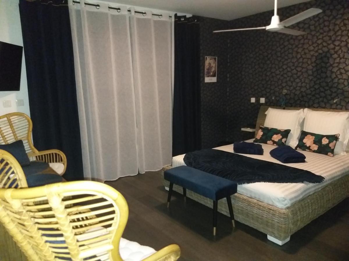 Suite Indigo Jacuzzi Prive Piscine Vue Mer Acces Cuisine Laverie Saint Pierre Esterno foto
